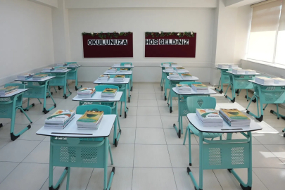 Ders kitapları dağıtılmaya başlandı