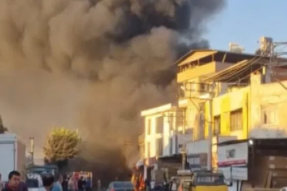 İzmir’de iş yeri yangını: Patlama sesleri paniğe neden oldu

