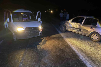 Şuhut’ta trafik kazası: 2 yaralı
