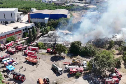 Tuzla’daki fabrika yangını kısmi olarak kontrol altına alındı
