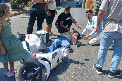 Panik fren yapan motosiklet sürücüsü 3 metre sürüklendi
