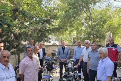 Çiftçilere hibe destekli tarım aletleri dağıtıldı
