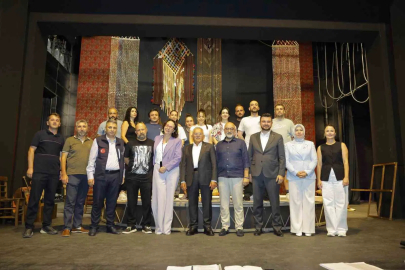 Büyükkılıç, Kayseri Devlet Tiyatrosu’nu inceledi
