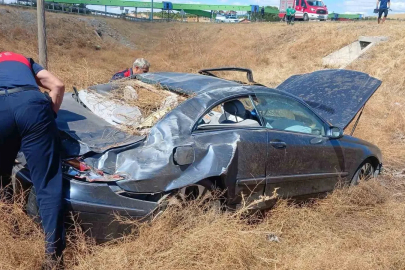Şarampole uçan otomobilin sürücüsü yaralandı
