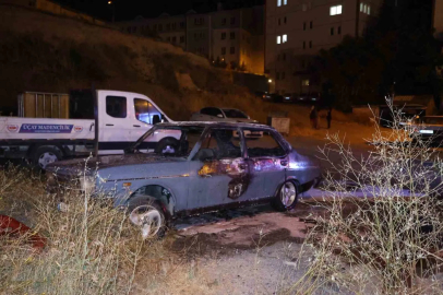 Nevşehir’de park halindeki otomobil alevlere teslim oldu
