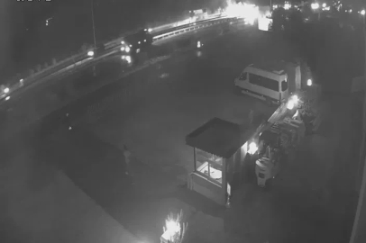 Manavgat’ta refüjdeki kuru otlar yandı
