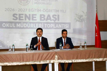 Malazgirt’te okul müdürleriyle yeni dönem toplantısı
