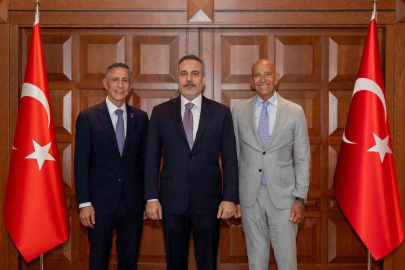 Bakan Fidan, ABD’nin Ankara Büyükelçisi Barrack’ı kabul etti
