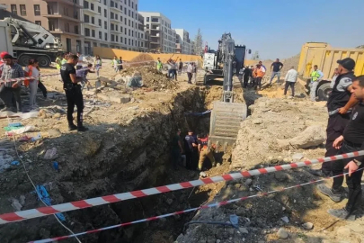 Altyapı çalışmaları esnasında göçük altında kalan 2 işçi yaralandı
