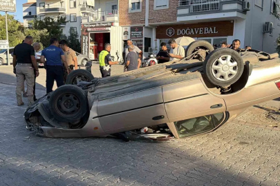 Kamyonet ile çarpışan otomobil ters döndü: 1 yaralı

