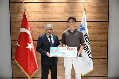 Yeşilyurt Belediyesi’nden YKS derecesi yapan 31 öğrenciye başarı ödülü
