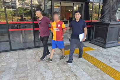 Kadın turisti bıçakla yaralama ve cinsel istismar iddiasıyla 17 yaşındaki çocuk tutuklandı
