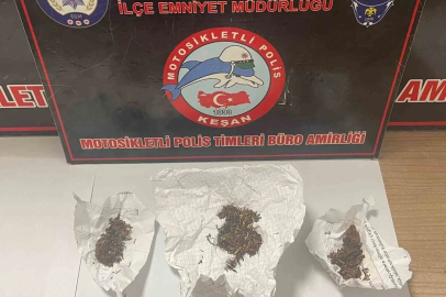 Keşan’da polisin durdurduğu 2 şüphelide uyuşturucu ele geçirildi

