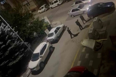 Sokak ortasında bıçak ile saldırmaya çalıştı
