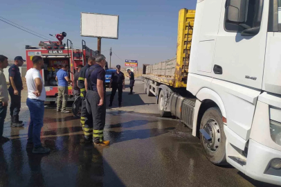 Parke taşı yüklü tır alev aldı

