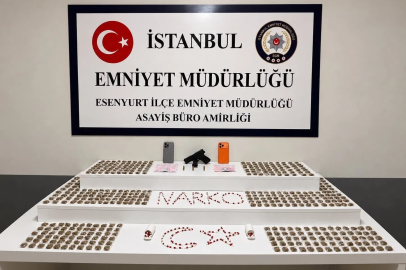 Esenyurt’ta şüpheli araçtan uyuşturucu çıktı: 2 gözaltı
