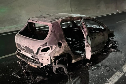 Ayvacık’taki Troya tünelinde otomobil yangını

