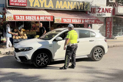 Polislerin gözü önünde ters yöne girdi, 10 bin lira ceza yedi
