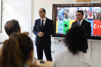 Vali Taşolar, Türkçe ve Matematik zümre toplantısına katıldı
