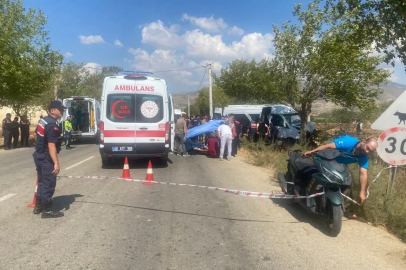 Alaşehir’de işçi minibüsü ağaca çarptı: 14 yaralı
