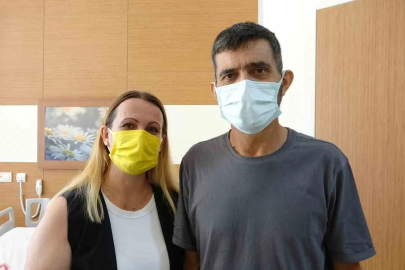 Eşinin böbreği ile hayata tutundu

