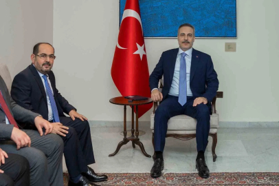 Bakan Fidan, Suriye Türkmen Meclisi Başkanı Mustafa ile görüştü
