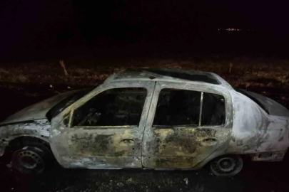 Burdur’da araç yangını otluk alana sıçradı: 2 bin metrekare alan yandı
