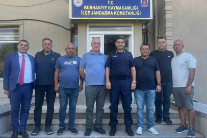 Burhaniye de Esnaf ve Sanatkarlar Odası yönetimi Jandarma komutanını ziyaret etti
