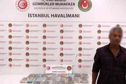 İstanbul Havalimanı’nda uyuşturucu operasyonu: 3 kişi yakalandı, pilot kıyafeti şüpheli aranıyor
