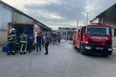 Denizli’de kırpıntı deposunda çıkan yangın yoğun müdahaleyle kontrol altına alındı
