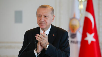 Erdoğan: ‘Darbeyle kol kola yürüyen siyasetçiler var’