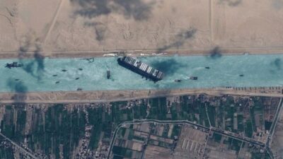 Mısır’dan Süveyş Kanalı kararı