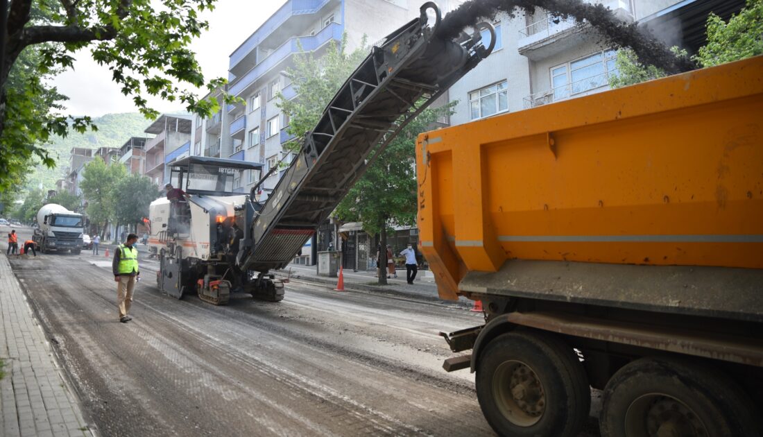 Bursa’da Profesör Tezok Caddesi sil baştan yenileniyor