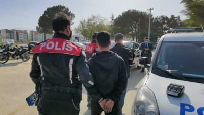 Bursa’da hırsızlık şüphelileri takside yakalandı!