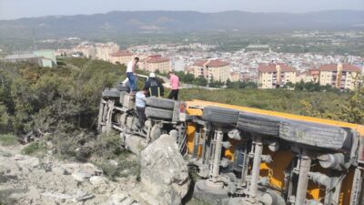 Bursa’da kaza! Sürücü ölümden döndü