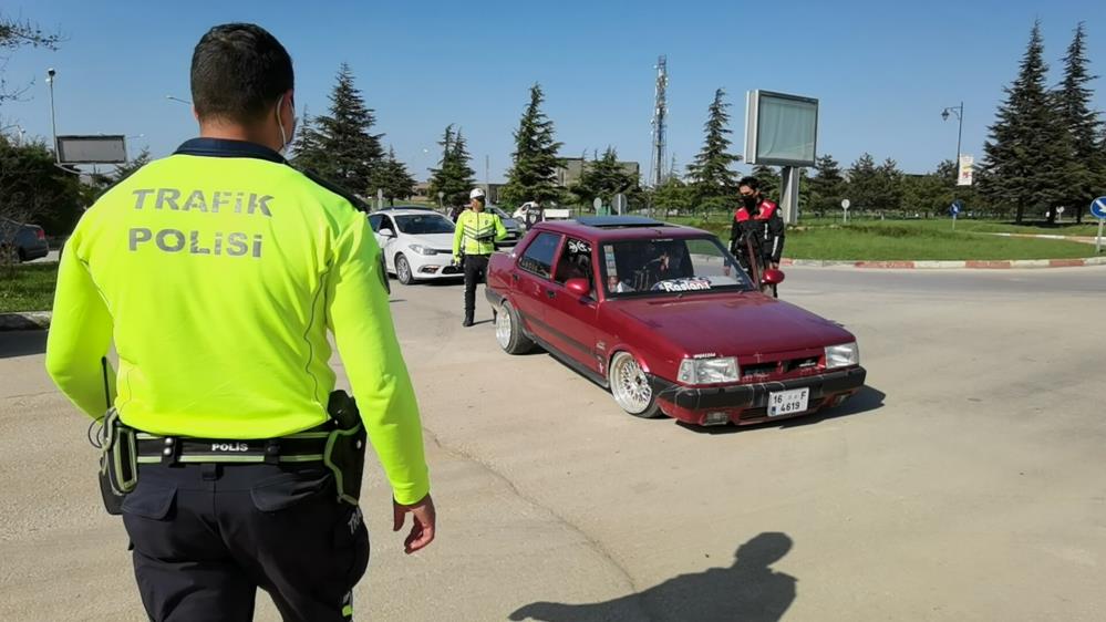 Bursa’da modifiyeli araca ceza yağdı!