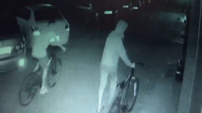 Bursa’da bisikletli hırsızlar bilgisayarı alıp kaçtı!