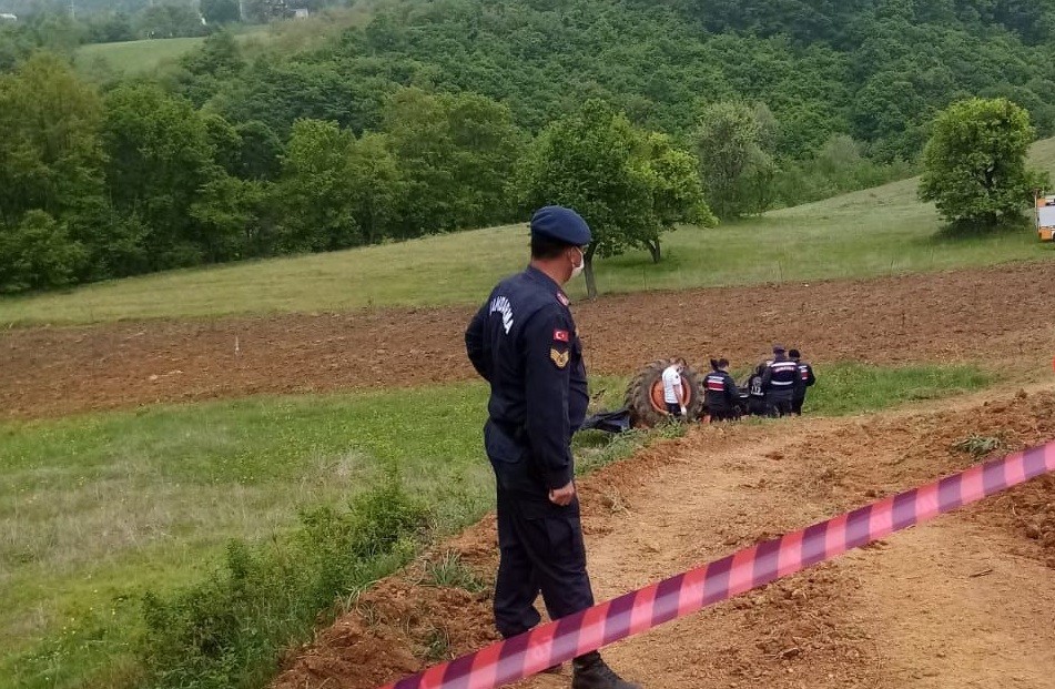 Bursa’da traktörünün altında kalan çiftçi hayatını kaybetti