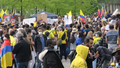 Fransızlar’dan Kolombiyalılara destek gösterisi