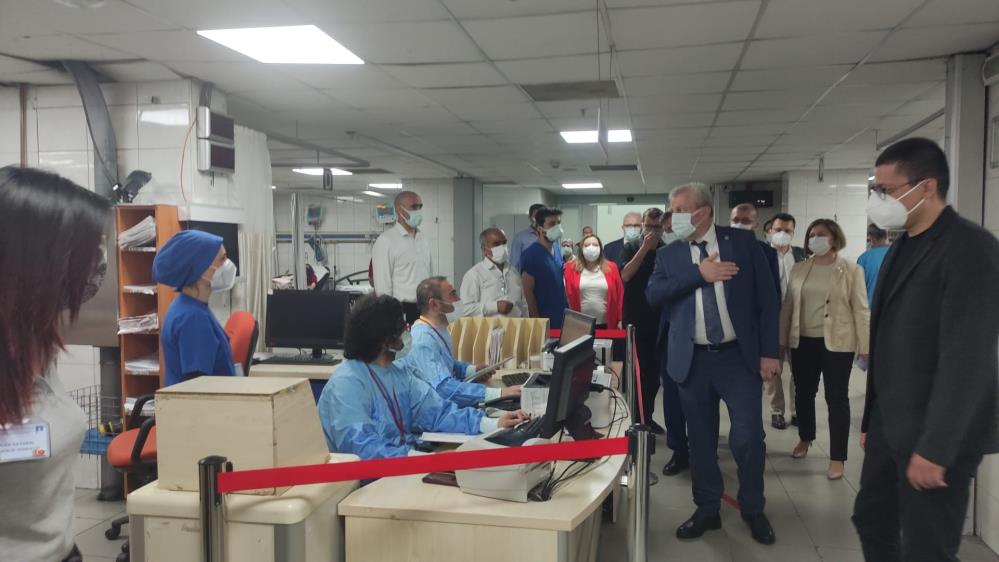Bursa İl Sağlık Müdürü Yavuzyılmaz’dan sağlıkçılara bayram ziyareti Bursa İl Sağlık Müdürü Yavuzyılmaz’dan sağlıkçılara bayram ziyareti