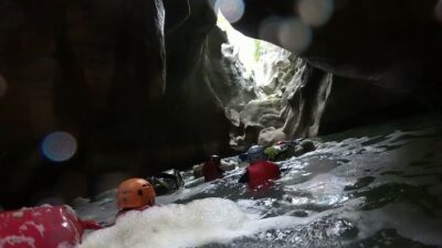 Bursalı dağcılar dünyanın en derin ikinci kanyonunu geçtiler