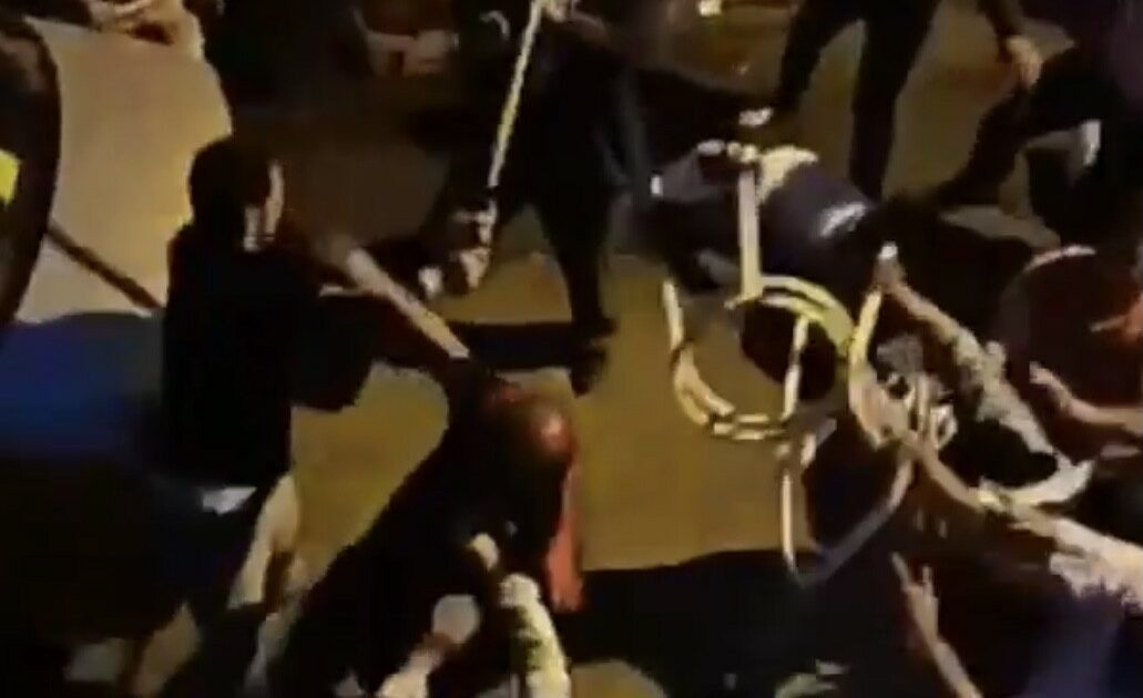 Bursa’da sopalı sandalyeli kavga! Aileler birbirine girdi…