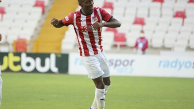 Sivasspor Max Gradel’in sözleşmesini uzattı