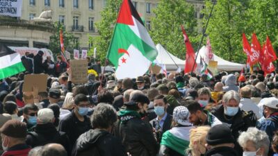 Paris’te binlerce kişi Filistin için sokaklara döküldü