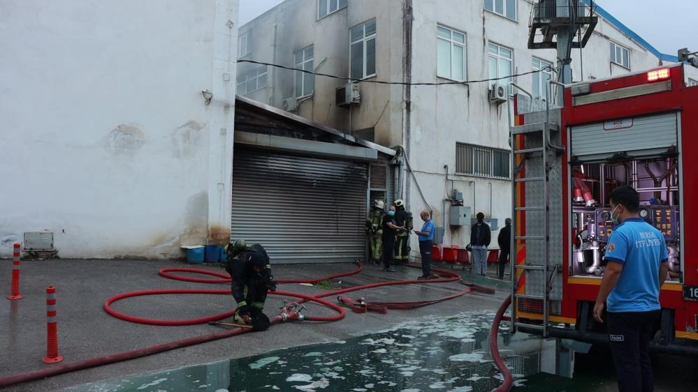 Bursa’da mobilya fabrikasında korkutan yangın Bursa’da mobilya fabrikasında korkutan yangın
