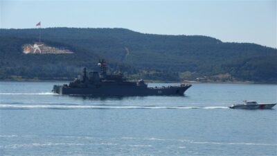 Rus savaş gemisi Çanakkale Boğazı’ndan çıktı
