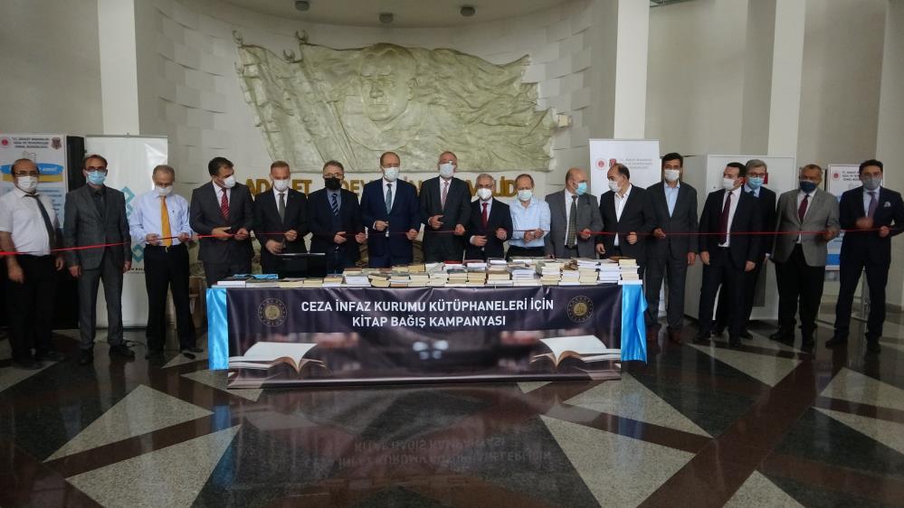BKM, mahkumlar için 5 bin kitap bağışladı