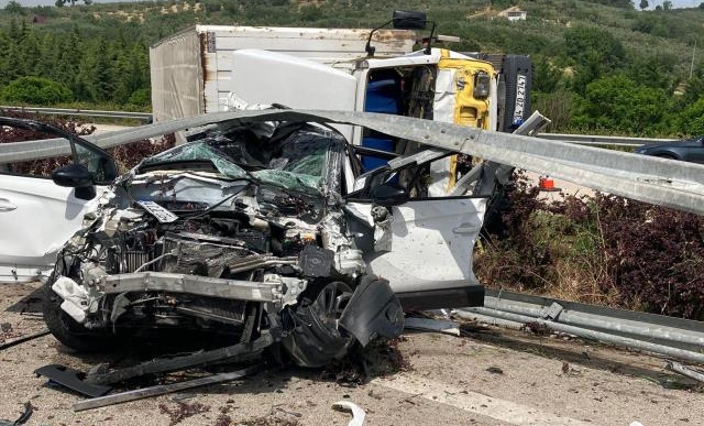 Bursa’da emniyet şeridinde geri manevra kazası: 1 ölü