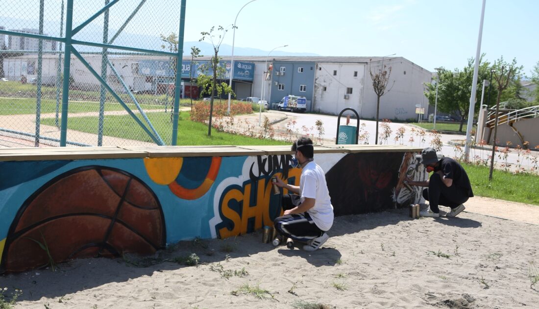 Bursa Nilüfer’de parklar graffiti ile renkleniyor