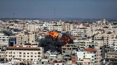 İsrail’in saldırılarında onlarca bina yerle bir oldu